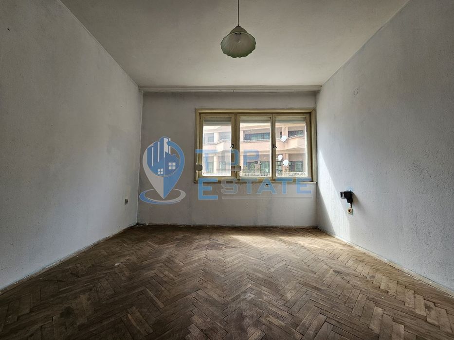 Продава се Многостаен апартамент в Велико Търново, Център - 100 кв.м за 1350 €/кв.м - Снимка #1