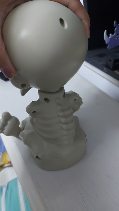 Joc proiector fantoma pe perete