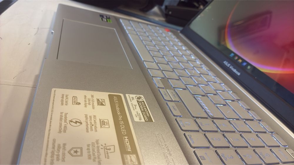 Геймърски Лаптоп Asus Vivobook pro 15 Oled