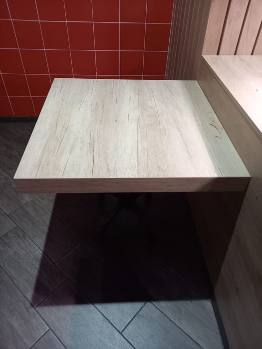 Продам столы для кафе и офисов