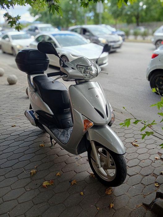 Скутер Honda lead 110
