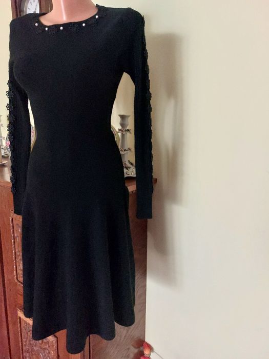 Rochie de vis tricotata,  materiale naturale, cu broderie si perle