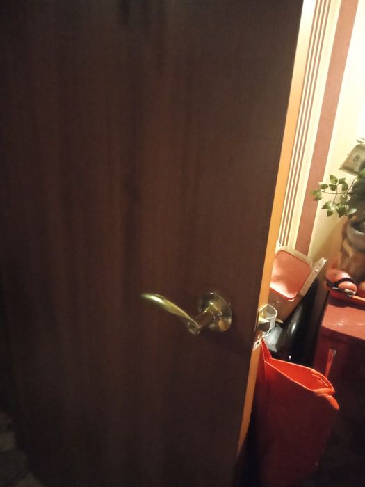 Продам двери межкомнатные