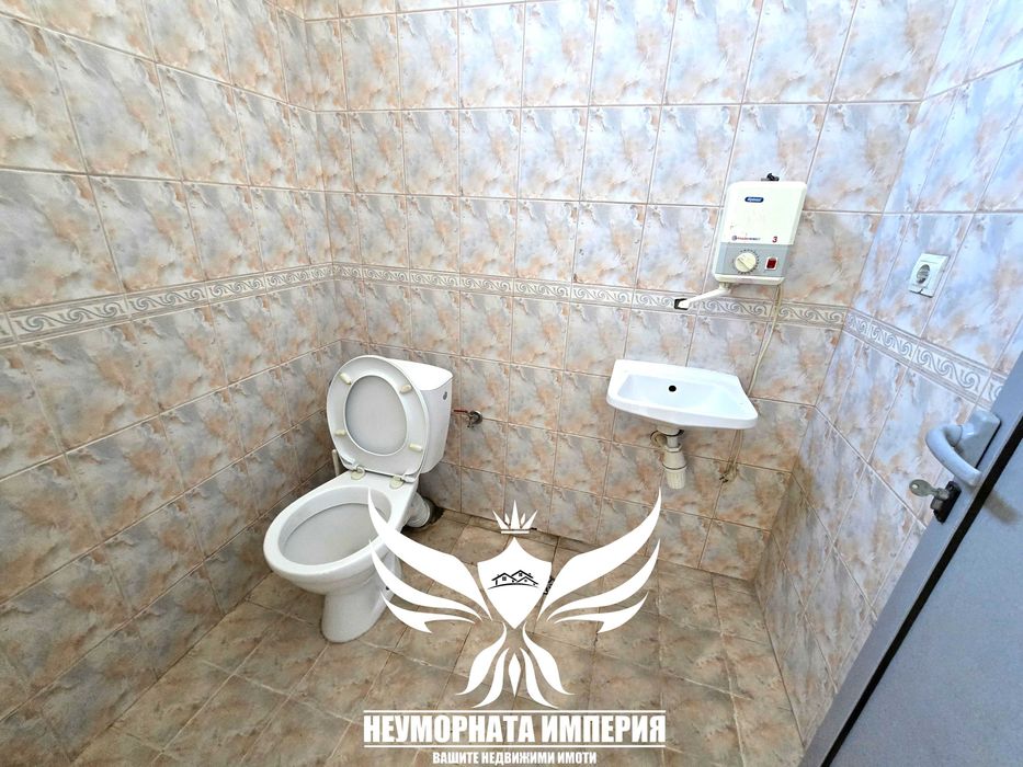 Отдавам под наем търговско помещение склад хале студио с площ от 45кв.м. в град Асеновград, по пътя за село Боянци по ул.Цар Иван Асен II