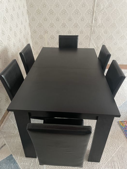 Стол со стульями