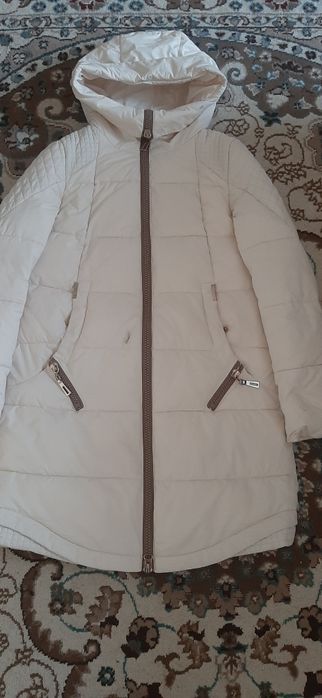 Продам куртку цвет айвори