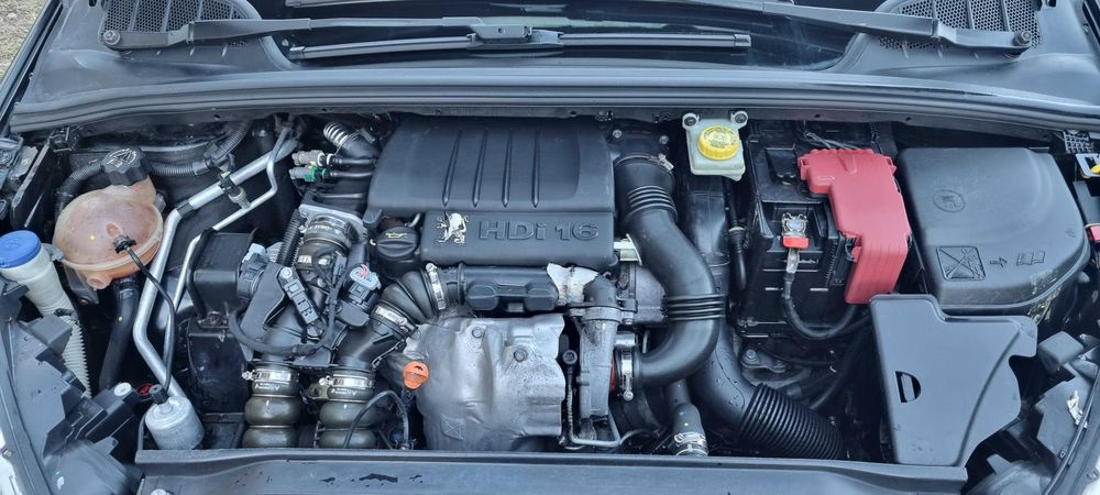 Peugeot 308 1.6 HDI Панорамен покрив