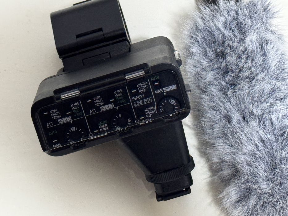 Sony XLR-K3M Adaptor XLR cu Patina MI Shoe (microfon shotgun)