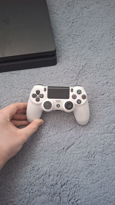 Ps4/playstation 4 slim