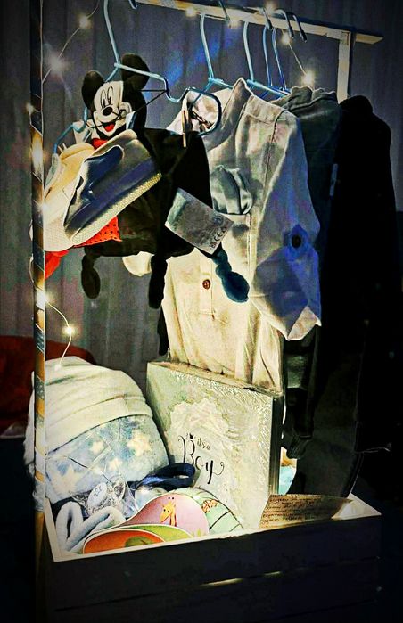 Подаръчнам кошница за бебе и подаръчни кутии за  празник