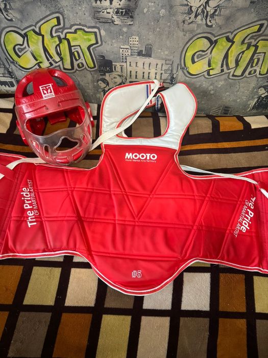 Протектор и шлем для таэквондо