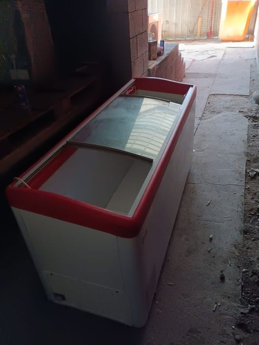 Морозильники -витринный морозильник