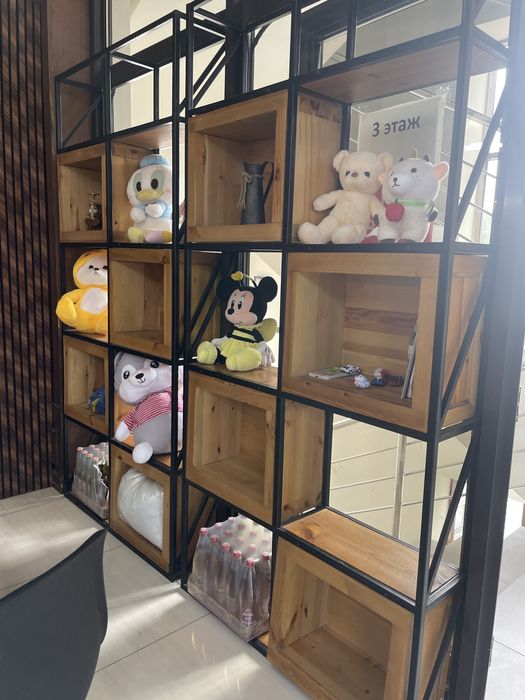 Стеллаж для кофейня или бутика