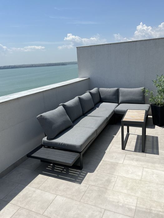 INCHIRIEZ/Regim hotelier apartament cu terasa vedere la mare/lac