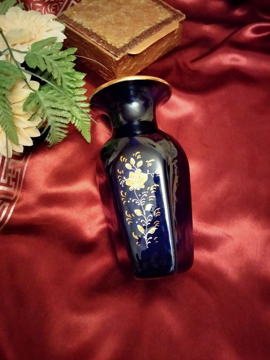 Ваза  синяя интерьерная