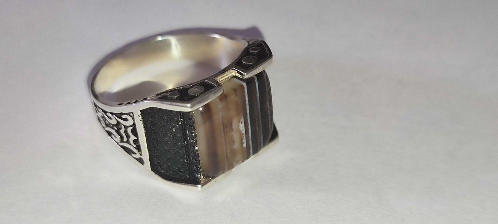 Классное необычное серебряное кольцо с камнем АГАТ