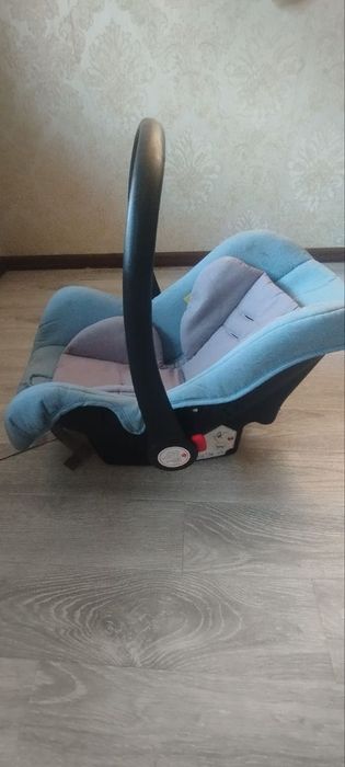 Срочна продам детский автокресло дешево
