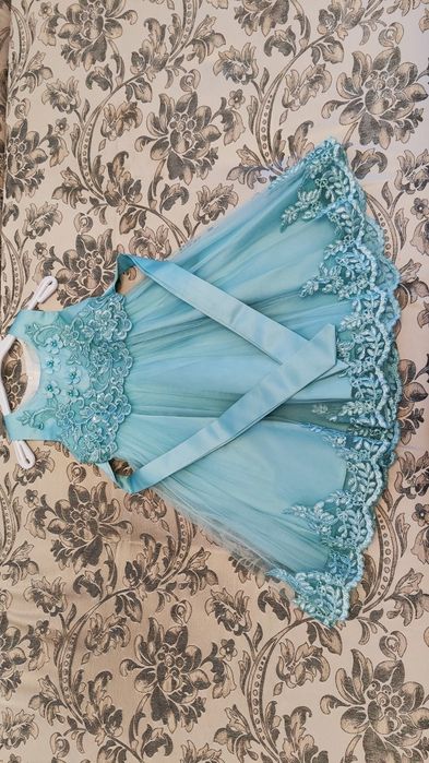 Нарядные платья на девочку