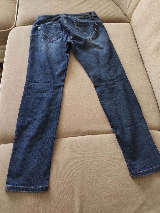 Продам женские Джинсы