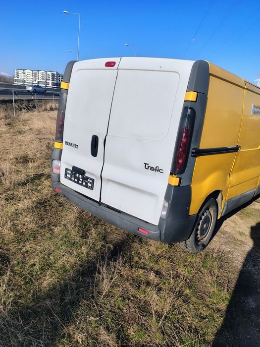 Dezmembrez Opel Vivaro Renault Trafic 1.9 anul 2006