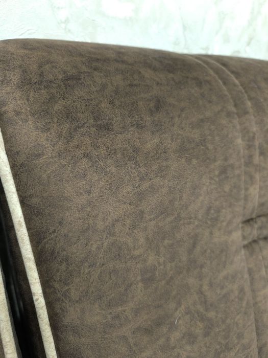 Продам большой диван угловой в хорошем состоянии