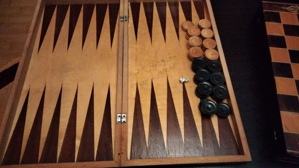 cutie table  , puluri lemn ,1985  ,   set sah complet