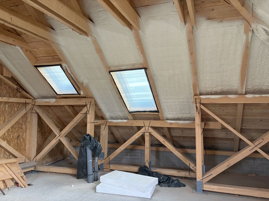 Izolatii cu spuma poliuretanică/pod/acoperiș-Firma Autorizată