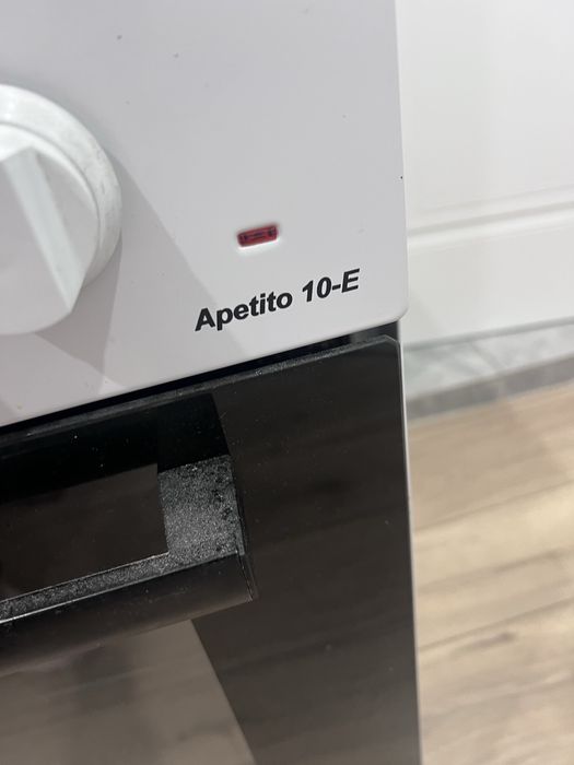 Продам газ плиту artel