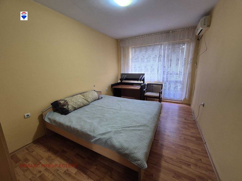 Дава се под наем Тристаен апартамент в Русе, Възраждане - 134 кв.м за 408 € - Снимка #6
