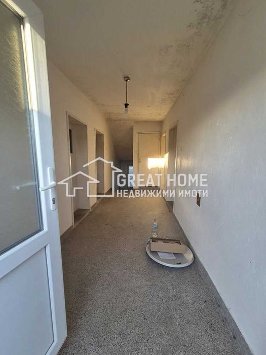 Двуетажна тухлена къща в живописното село Васил Левски!! Гараж!!