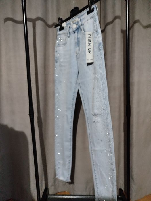 Дамски дънки с камъни