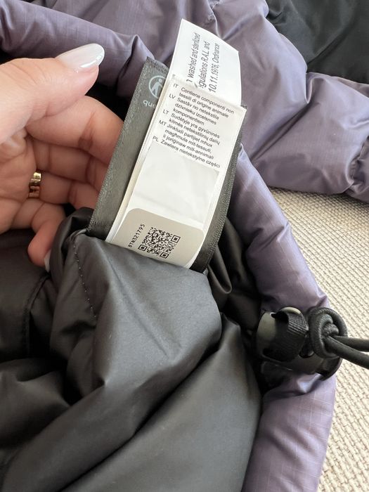 Geaca originala The North Face cu pene si puf