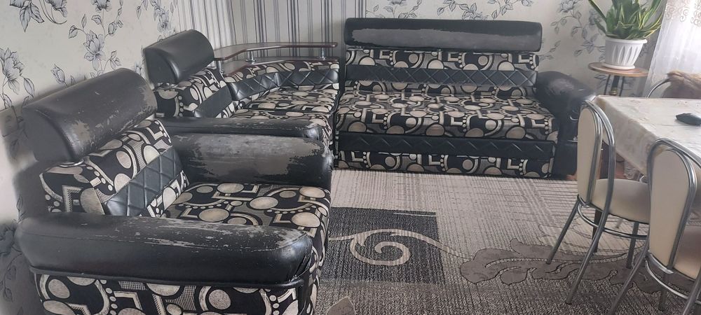 Продам диван угловой