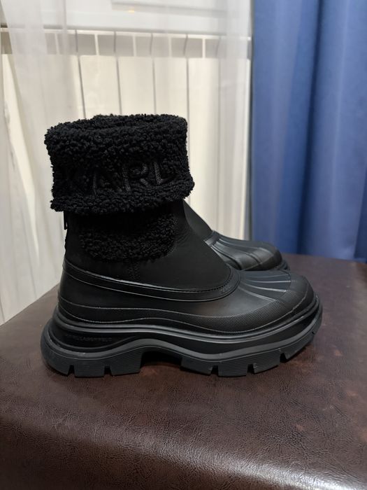 Продавам боти Karl Lagerfeld