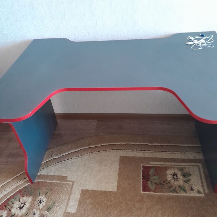 Компьютерный стол  -30.000тг