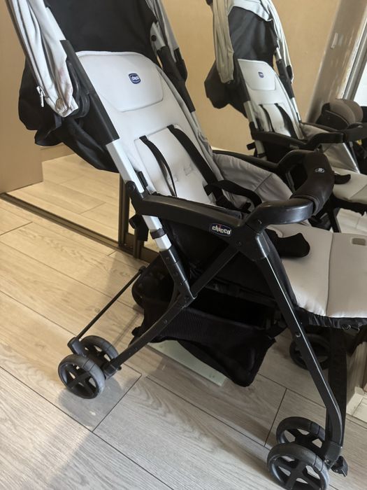 Продам коляску Chicco