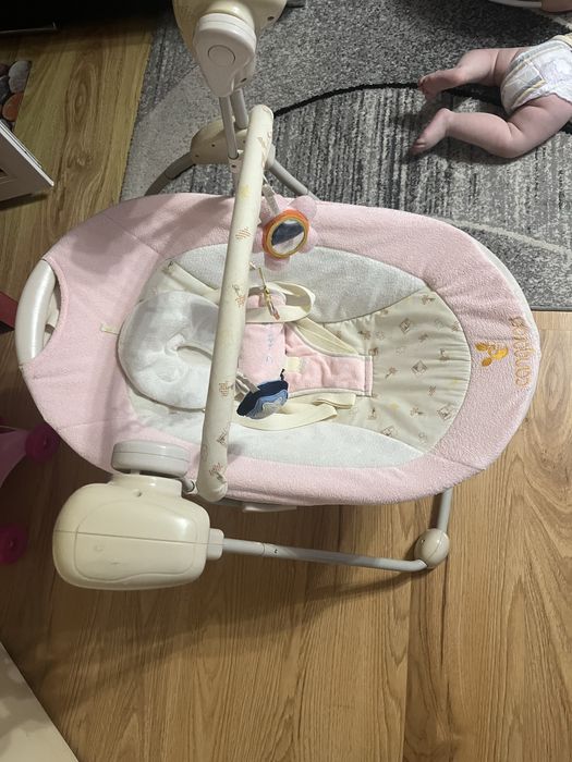 Люлеещ шезлонг за бебета и музикален
