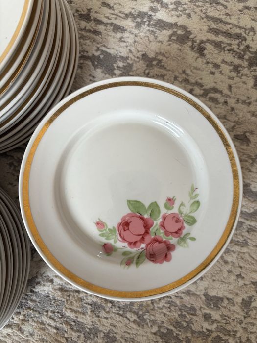 Продам тарелки. В хорошем состоянии.