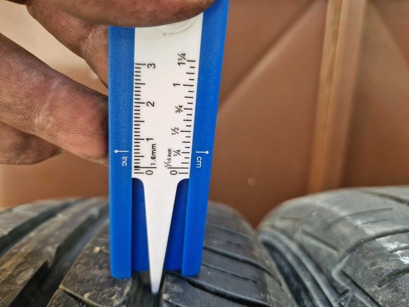4 Falken R17 225/60
летни гуми
DOT4917