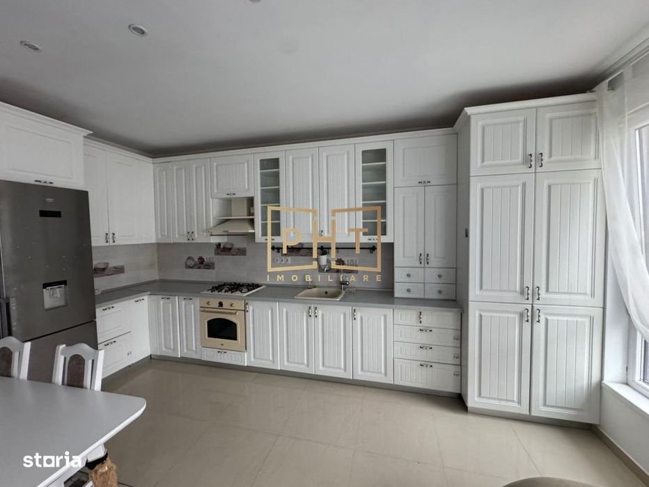 Apartament de vanzare, 3 camere, 2 bai, 74 mp, zona Subcetate, Florest