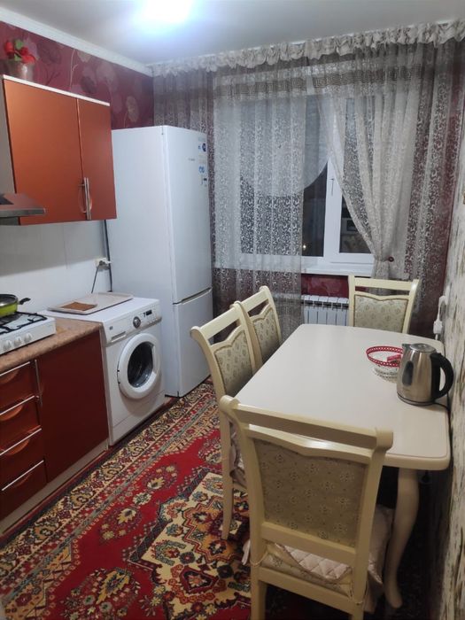 Продам 2 комн квартиру .