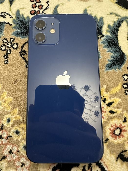 Продам iPhone 12