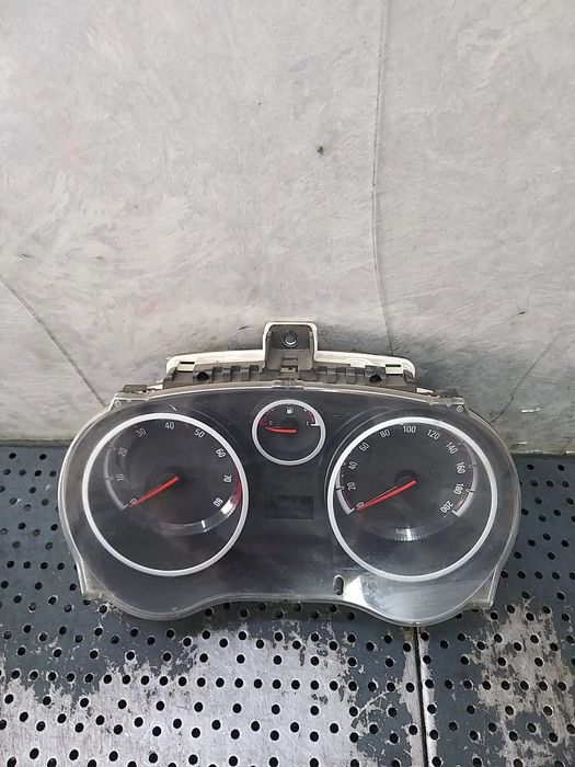 Ceasuri bord benzina opel corsa d s07 p0013264279 1563688