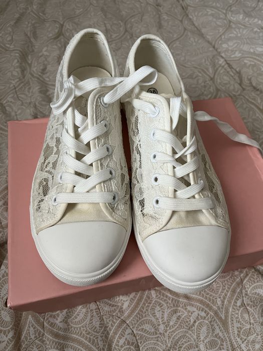 Продам за 1000 кеды