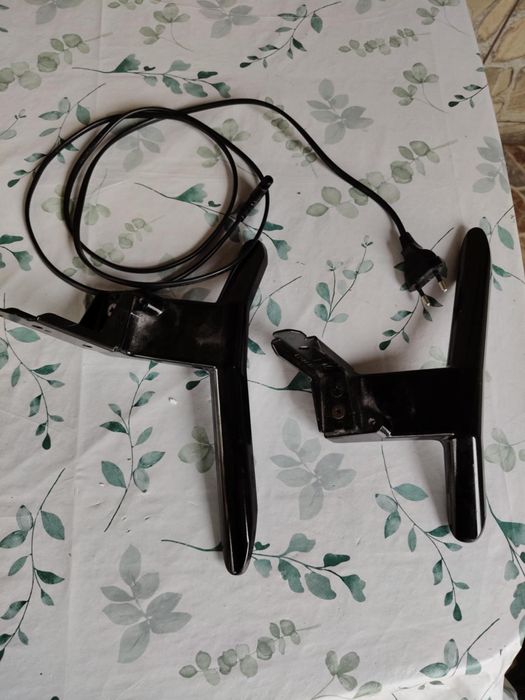 Vând TV smart Panasonic 103cm Nefuncțional.