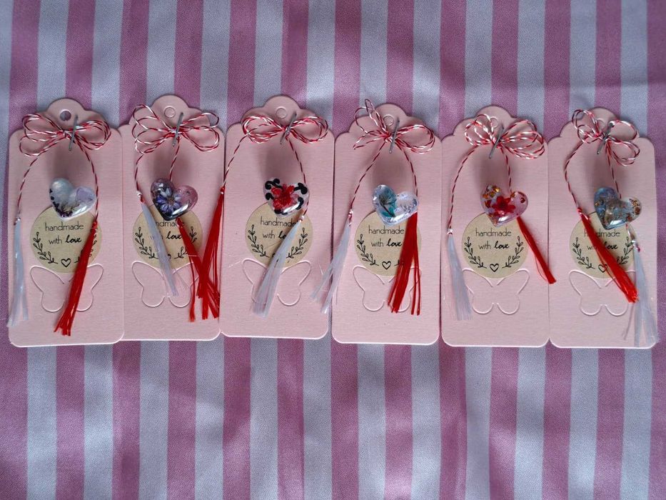 Martisoare din rasina unice handmade