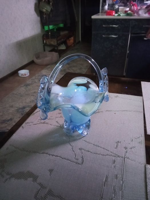 Корзинки цветного стекла