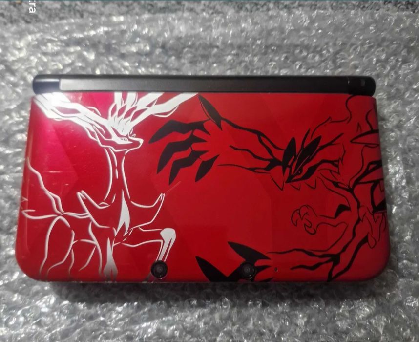 Nintendo 3DS XL Pokemon X & Y Limited Edition Red Original!