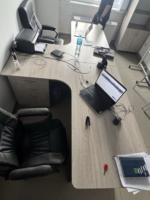 Продам 2 стола в сборе