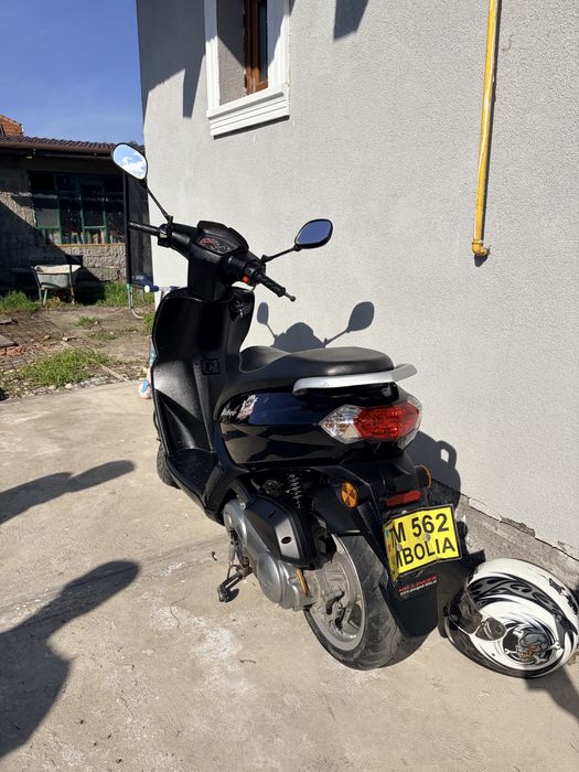 Scuter Peugeot Kisbee